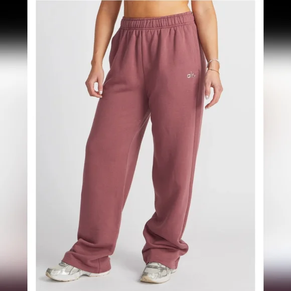 Alo Accolade Straight Leg Sweatpant - Picture 1 of 7